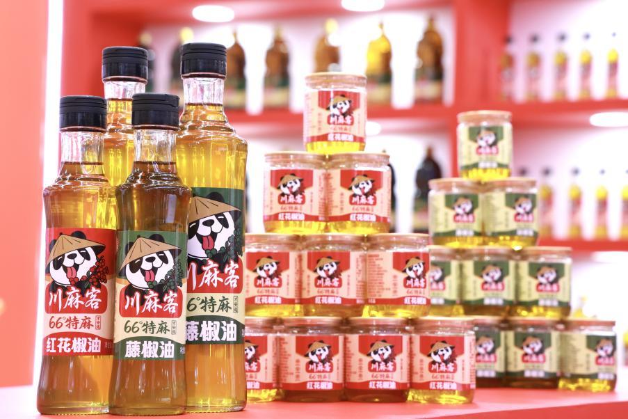 馨田集团携四大品牌亮相郑州火锅展全品类矩阵破局调味品赛道(图7) 馨田集团携四大品牌亮相郑州火锅展全品类矩阵破局调味品赛道(图7)