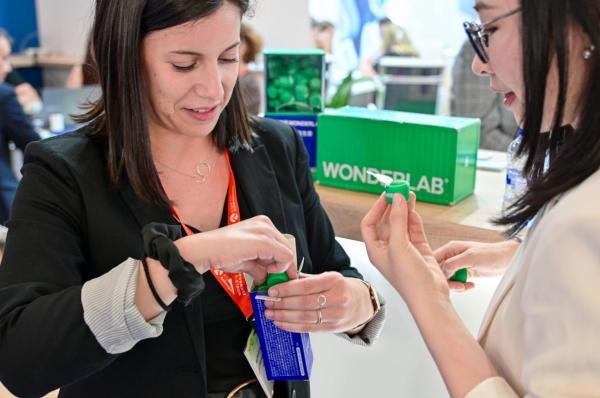 万益蓝WONDERLAB亮相欧洲国际营养保健食品展 中欧科研力量联动发布靶向菌群全球解决方案(图5)