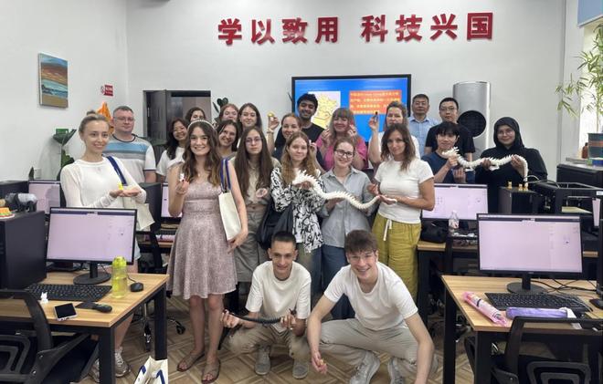 当美食邂逅智能科技 辽宁大学暑期营解锁文化传承新体验