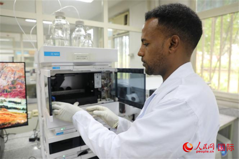 “推动可持续发展和南南合作的生动实践”(图4)