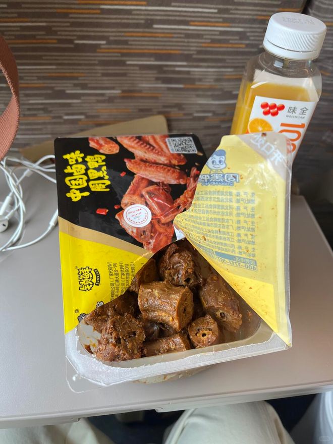 从泡面到文创雪糕一节车厢浓缩二十年食品饮料消费变迁(图9)